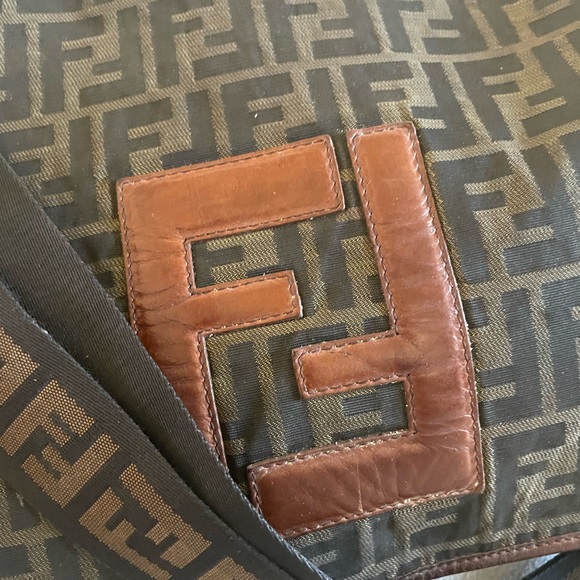 Fendi unisex messenger bag - Picture 2 of 13
